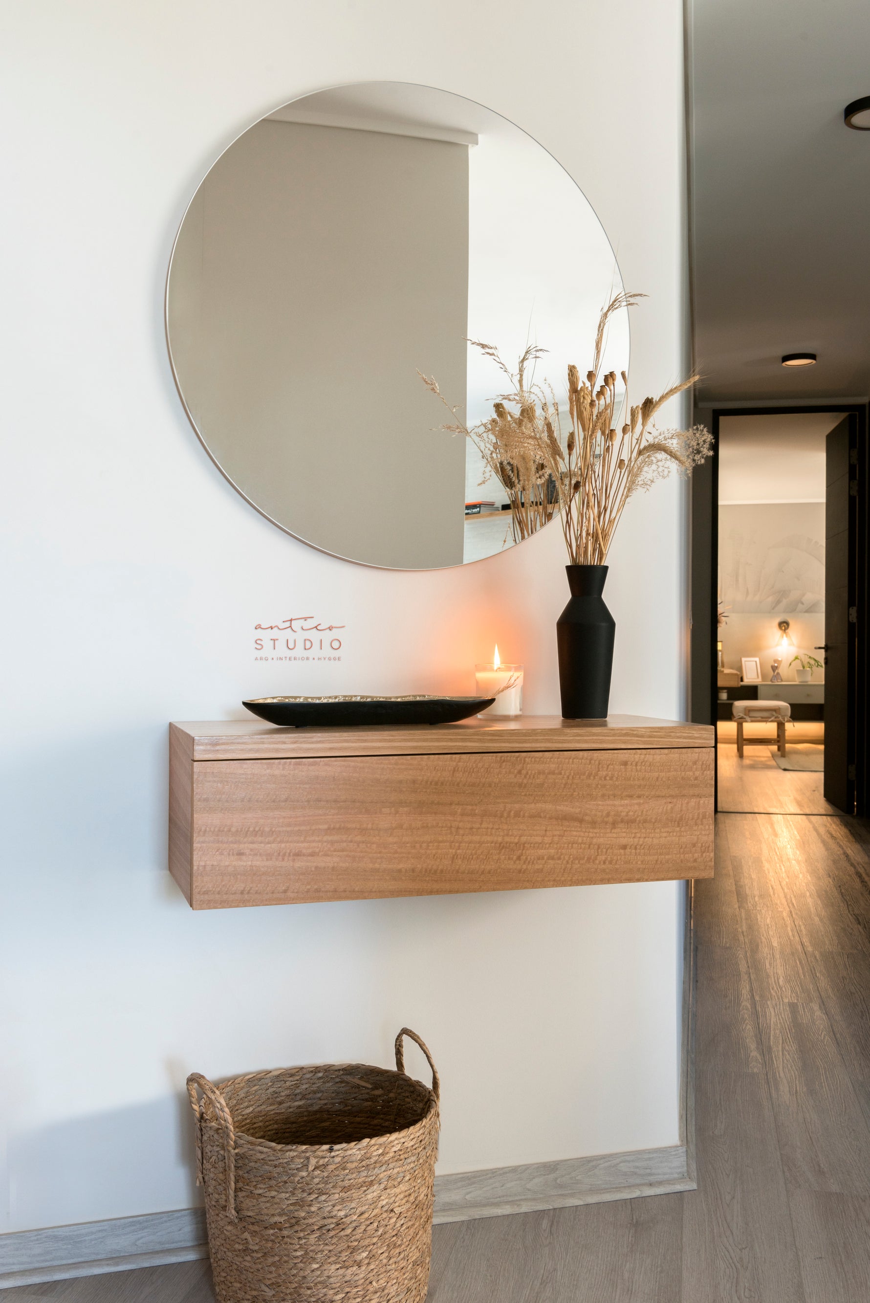 Luis Videla Antico Studio